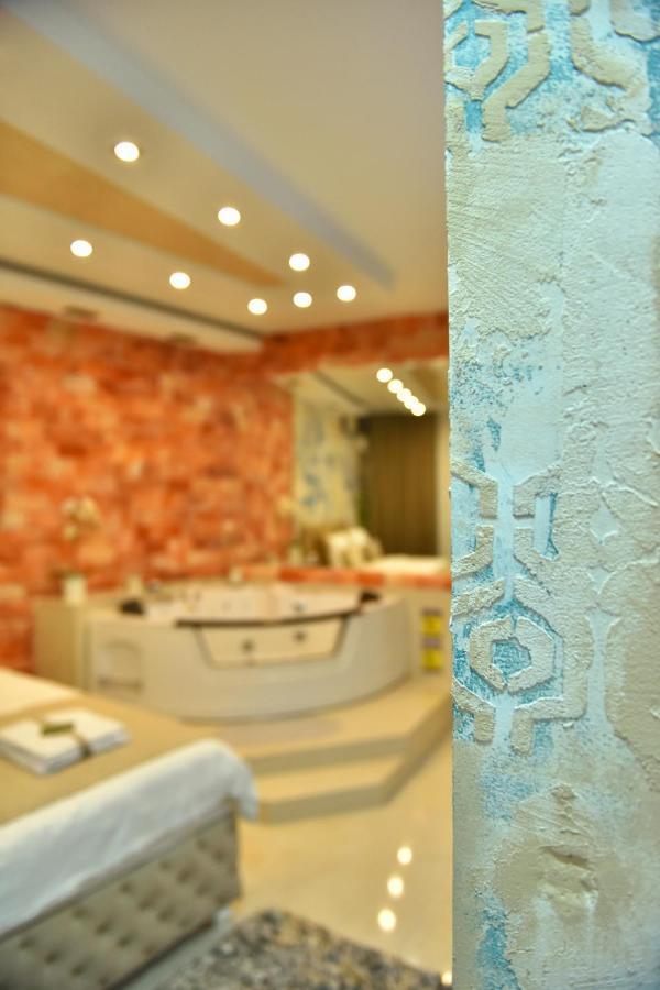 Design Apartment Premium Spa Lux 4 Star "Dubai" Completely Private Wellness & Spa Free Included Sauna & Jacuzzi & Salt Wall & Fire Place & 3D Ceilings & Business Wifi & Netflix & Keyless Code Entry & Full Smart App & Secure 2 Parking Place Ćuprija Exterior foto
