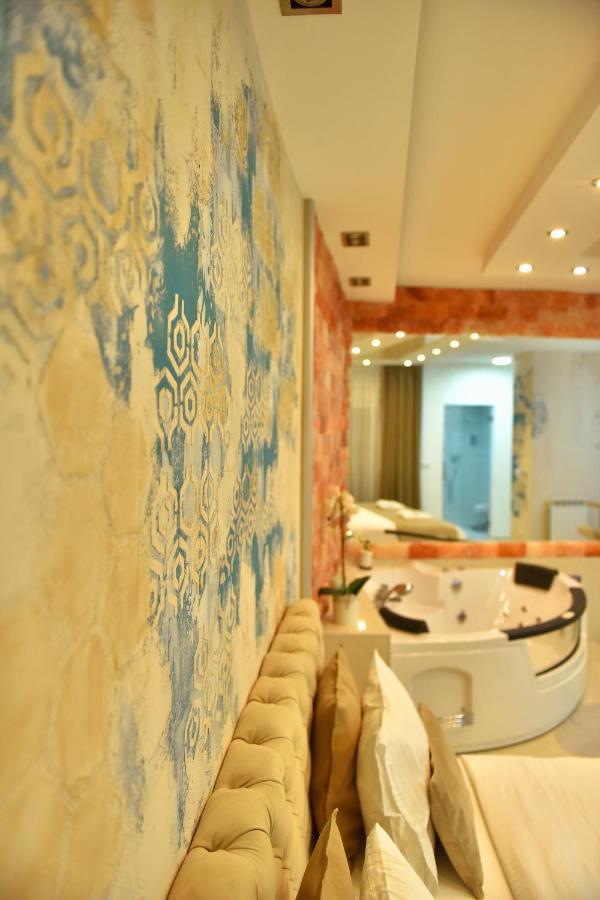 Design Apartment Premium Spa Lux 4 Star "Dubai" Completely Private Wellness & Spa Free Included Sauna & Jacuzzi & Salt Wall & Fire Place & 3D Ceilings & Business Wifi & Netflix & Keyless Code Entry & Full Smart App & Secure 2 Parking Place Ćuprija Exterior foto