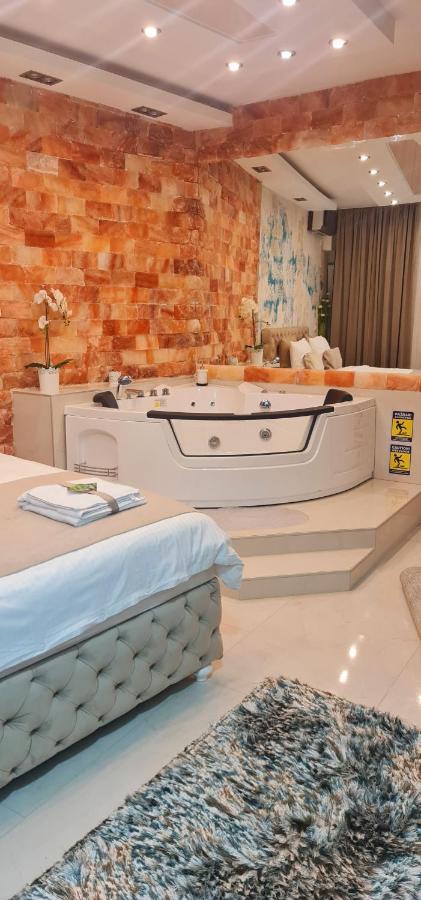 Design Apartment Premium Spa Lux 4 Star "Dubai" Completely Private Wellness & Spa Free Included Sauna & Jacuzzi & Salt Wall & Fire Place & 3D Ceilings & Business Wifi & Netflix & Keyless Code Entry & Full Smart App & Secure 2 Parking Place Ćuprija Exterior foto