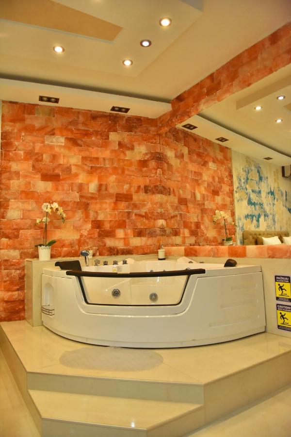 Design Apartment Premium Spa Lux 4 Star "Dubai" Completely Private Wellness & Spa Free Included Sauna & Jacuzzi & Salt Wall & Fire Place & 3D Ceilings & Business Wifi & Netflix & Keyless Code Entry & Full Smart App & Secure 2 Parking Place Ćuprija Exterior foto