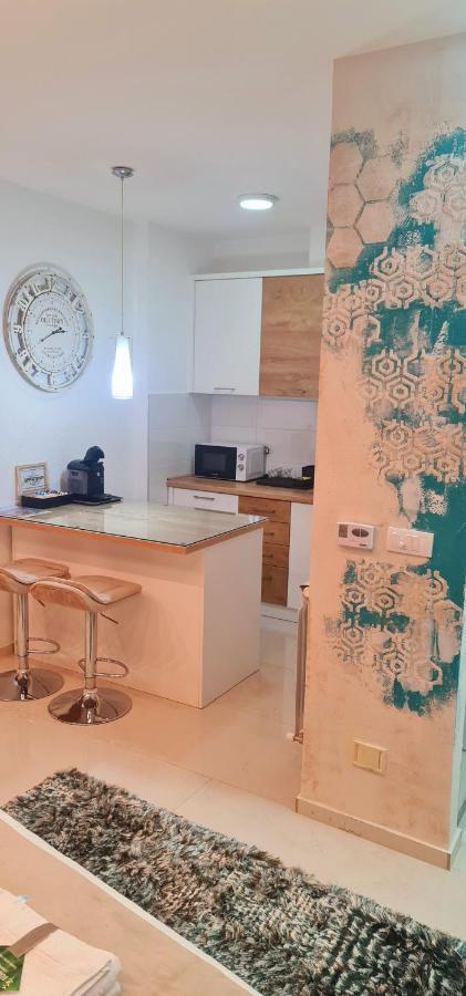 Design Apartment Premium Spa Lux 4 Star "Dubai" Completely Private Wellness & Spa Free Included Sauna & Jacuzzi & Salt Wall & Fire Place & 3D Ceilings & Business Wifi & Netflix & Keyless Code Entry & Full Smart App & Secure 2 Parking Place Ćuprija Exterior foto