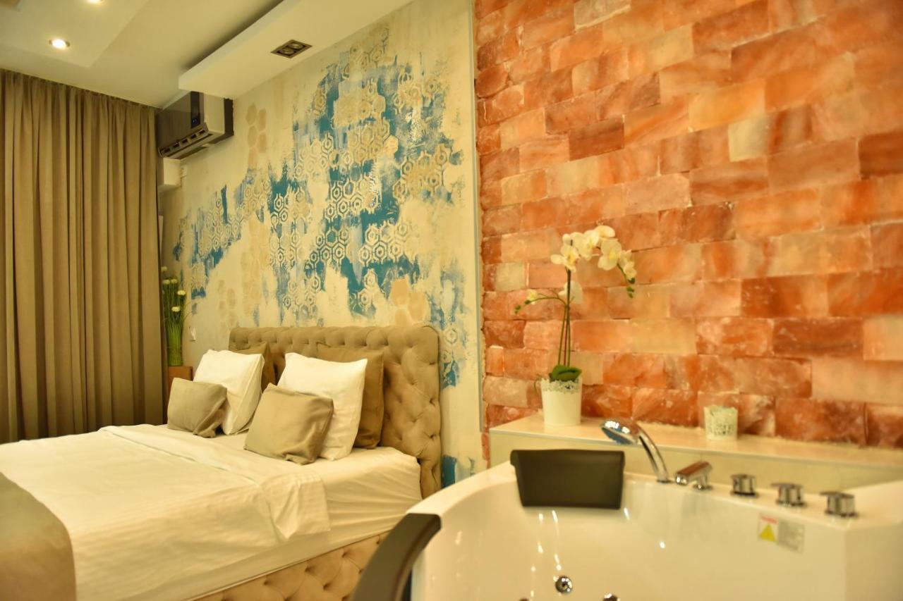 Design Apartment Premium Spa Lux 4 Star "Dubai" Completely Private Wellness & Spa Free Included Sauna & Jacuzzi & Salt Wall & Fire Place & 3D Ceilings & Business Wifi & Netflix & Keyless Code Entry & Full Smart App & Secure 2 Parking Place Ćuprija Exterior foto